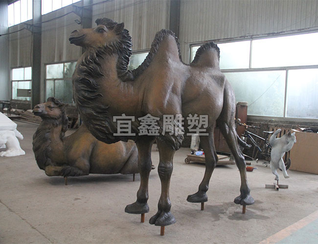 铸铜骆驼雕塑