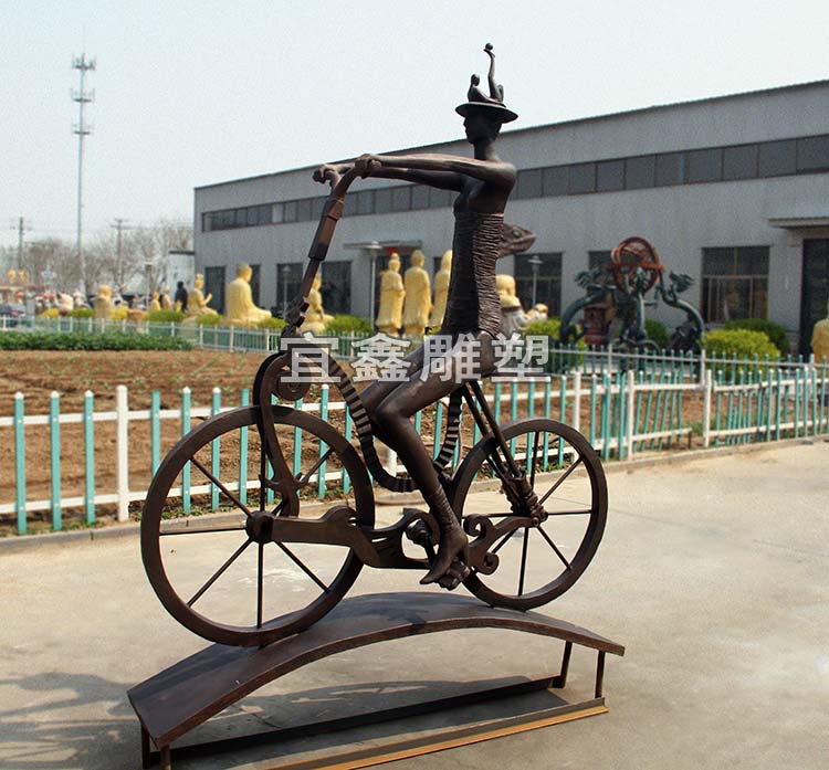 抽象自行车雕塑