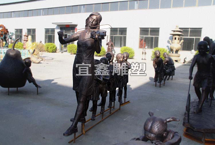 铸铜雕塑厂家介绍校园雕塑设计注意事项