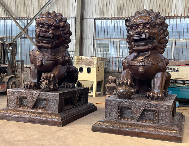 铜狮子铸造厂讲述铜狮子造型的差异体现